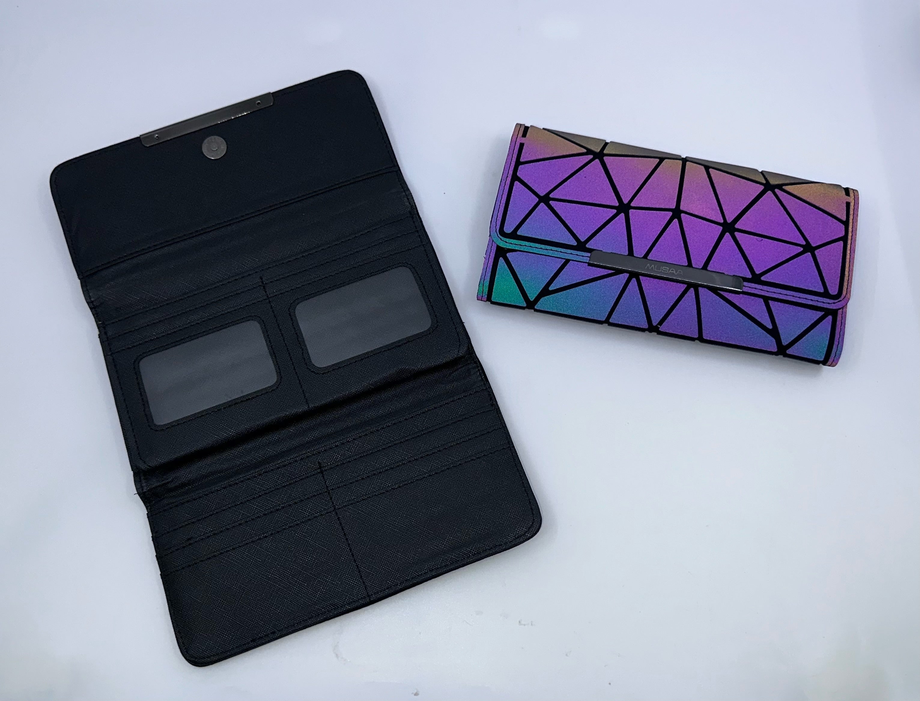 Cartera de tres pliegues Flash Purse (cambia de color con la luz del sol y en fotos y videos con el flash encendido)