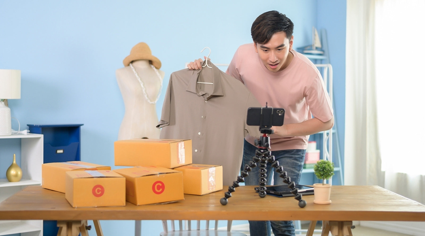 How to Start A Live Selling Business in 2023