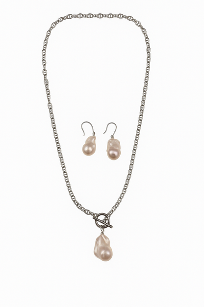 Collar de perlas negras de agua dulce redondas y ovaladas de 20"